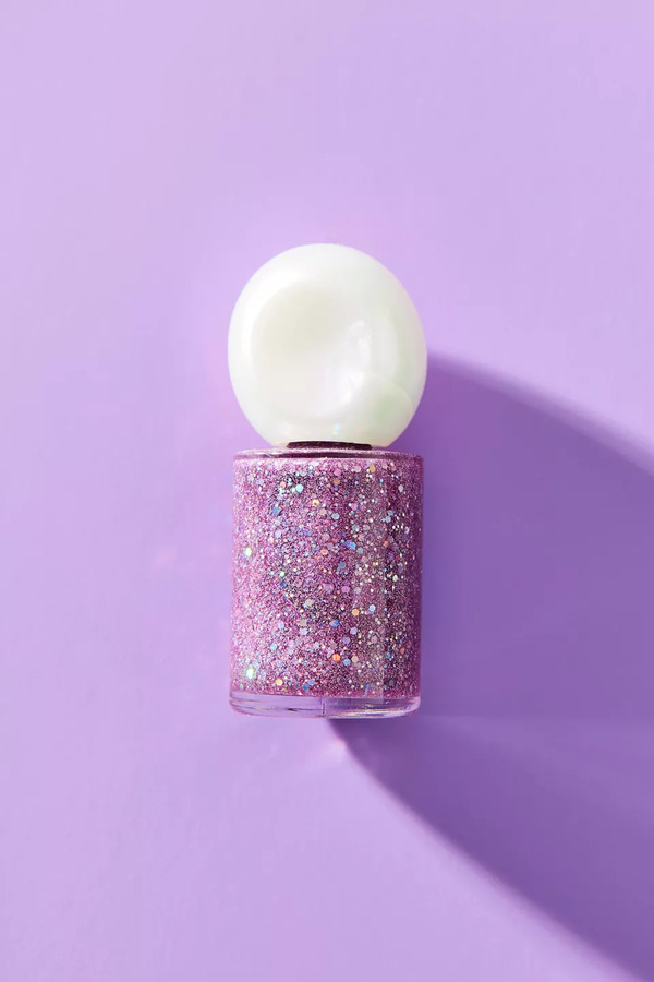 Nail polish swatch / manicure of shade Urban Outfitters Mawma 8 down