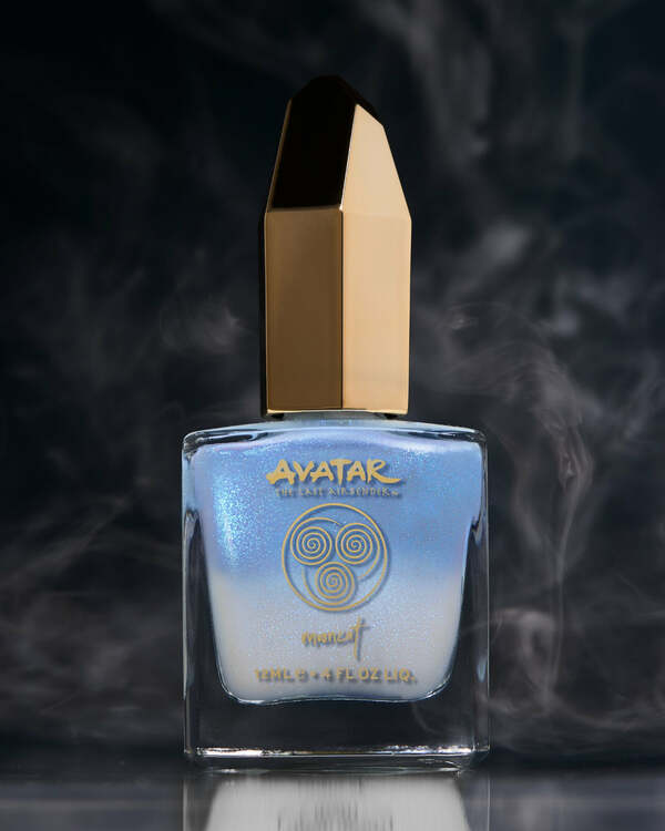 Nail polish swatch / manicure of shade Mooncat Breath of wind