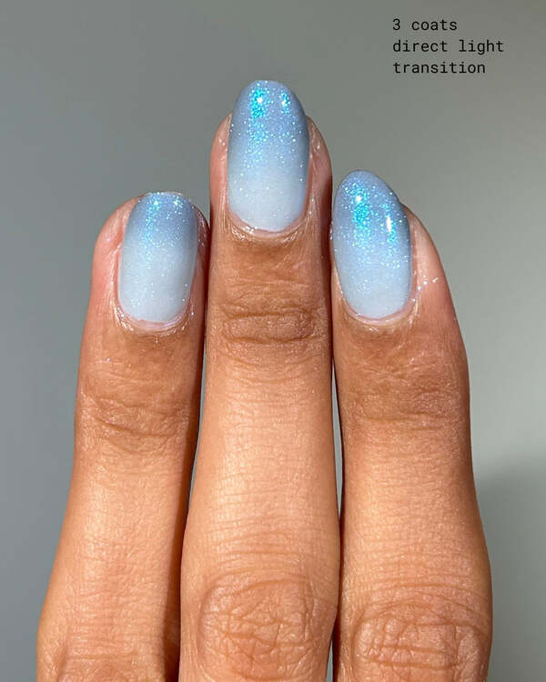 Nail polish swatch / manicure of shade Mooncat Breath of wind