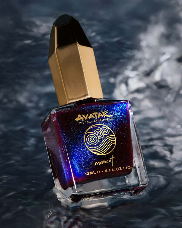 Nail polish swatch / manicure of shade Mooncat Bloodbender