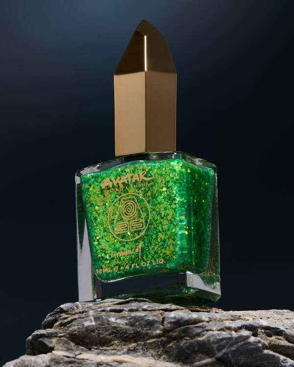 Nail polish swatch / manicure of shade Mooncat My cabbages!