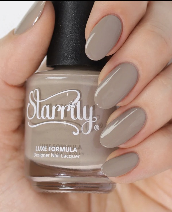 Nail polish swatch / manicure of shade Starrily Lone Wolf