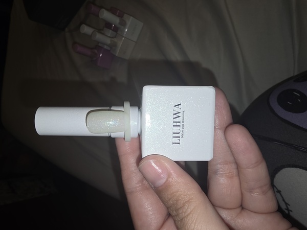 Nail polish swatch / manicure of shade Liuhwa L111