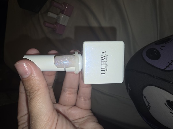 Nail polish swatch / manicure of shade Liuhwa L113