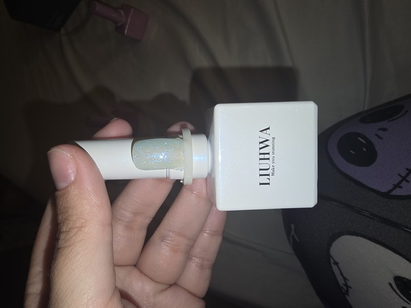 Nail polish swatch / manicure of shade Liuhwa L115