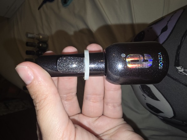 Nail polish swatch / manicure of shade Soozza 9-02