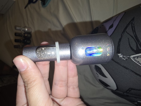 Nail polish swatch / manicure of shade Soozza 9-03