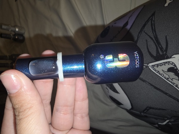 Nail polish swatch / manicure of shade Soozza 3-09