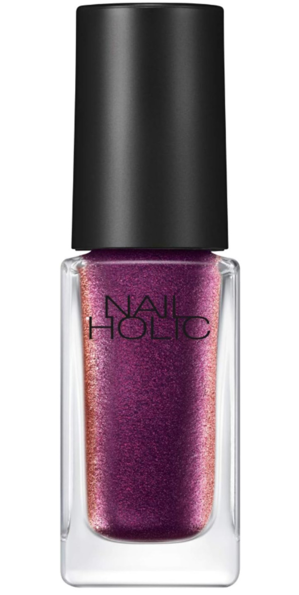 Nail polish swatch / manicure of shade Nail Holic RD 409