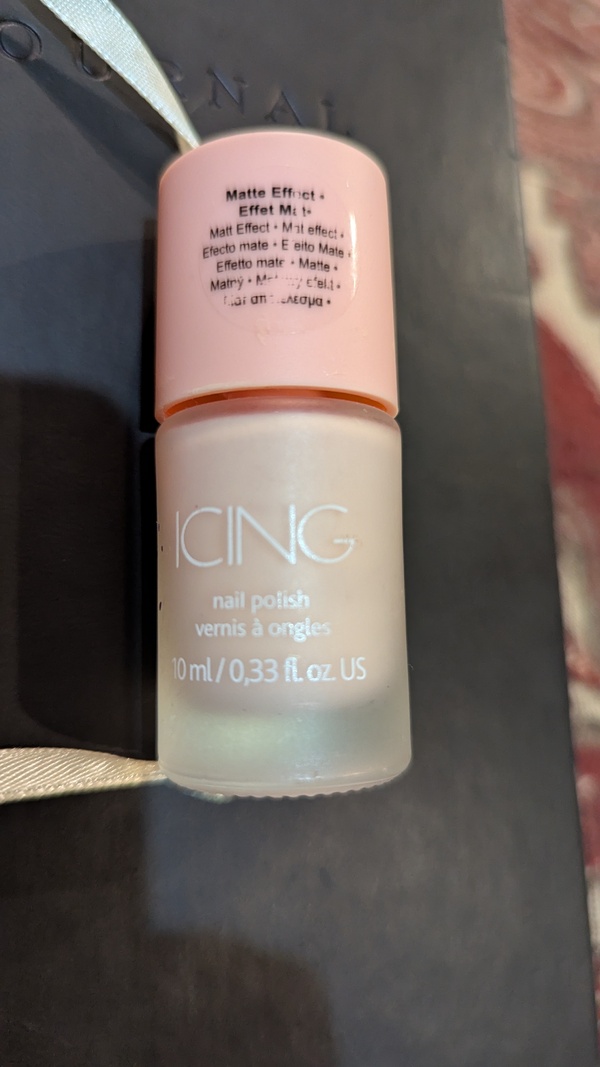 Nail polish swatch / manicure of shade Icing 28440