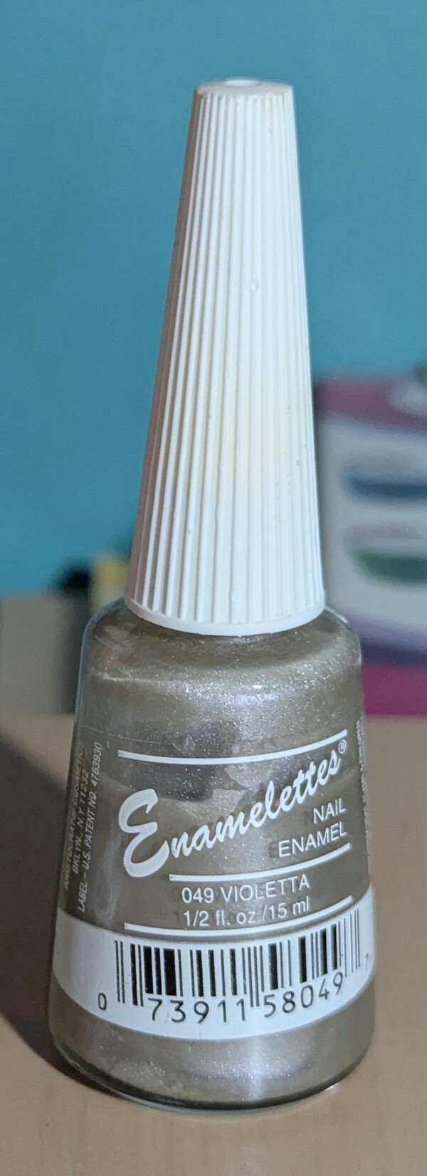 Nail polish swatch / manicure of shade Enamelettes Violetta