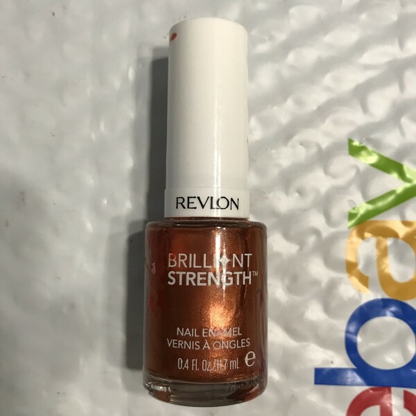 Nail polish swatch / manicure of shade Revlon Captivate