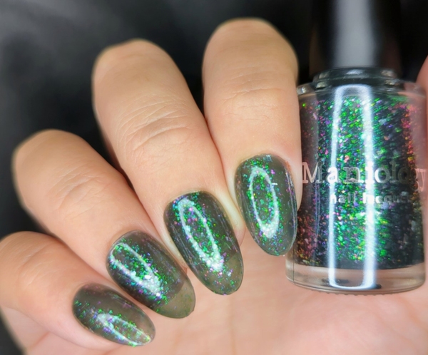 Nail polish swatch / manicure of shade Maniology Spectral Shards