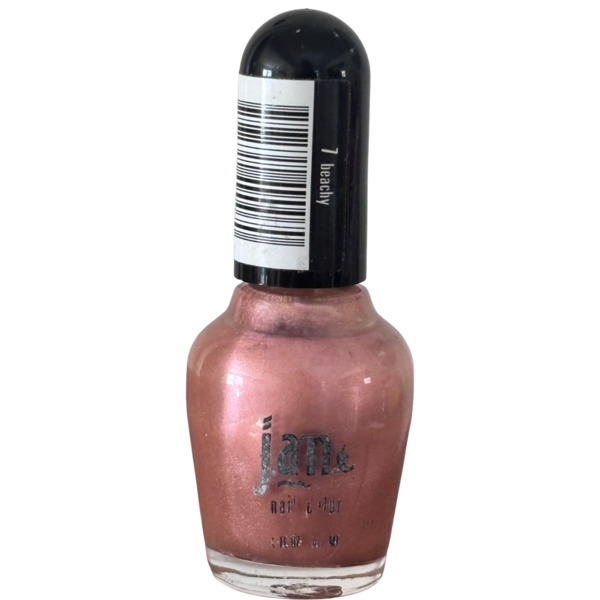 Nail polish swatch / manicure of shade Jane Beachy