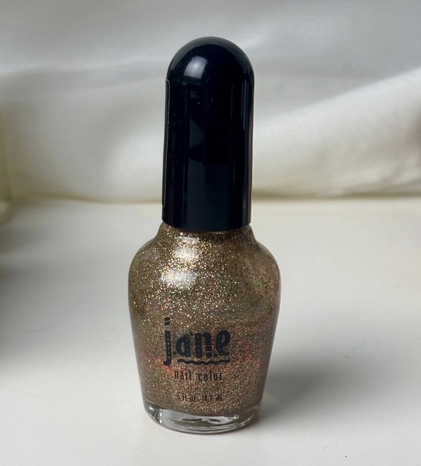 Nail polish swatch / manicure of shade Jane Megawatt