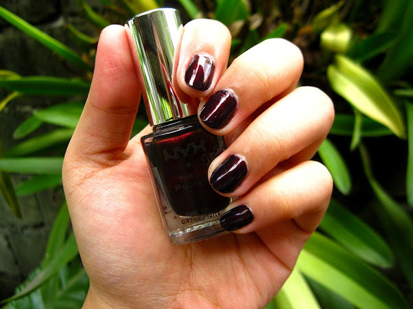 Nail polish swatch / manicure of shade NYX Girls Sexy Plum