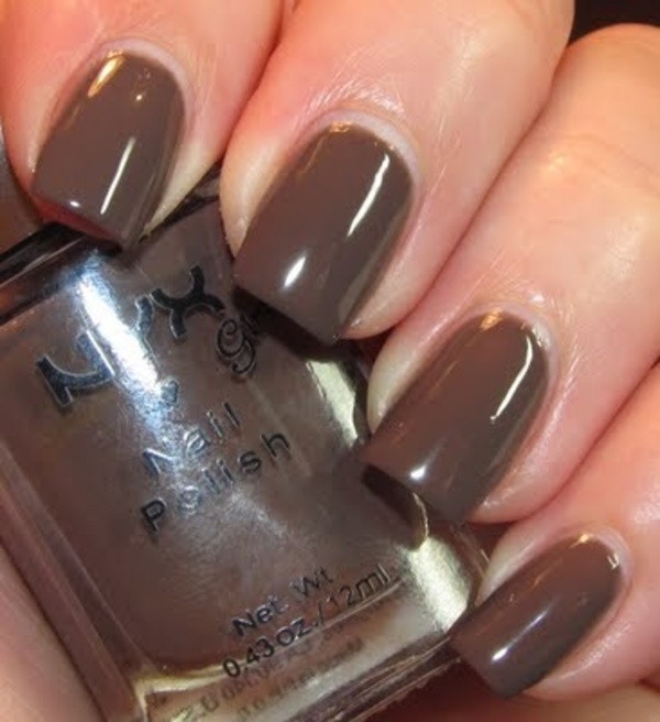 Nail polish swatch / manicure of shade NYX Girls Chocolate Taupe