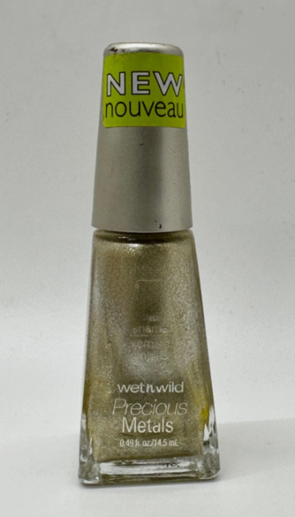 Nail polish swatch / manicure of shade wet n wild 14K