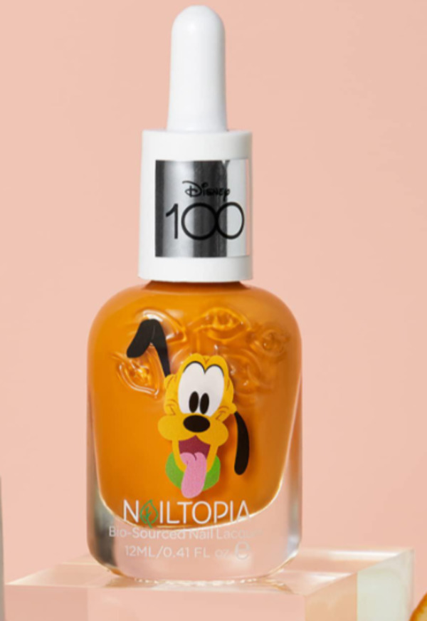 Nail polish swatch / manicure of shade Nailtopia Pluto