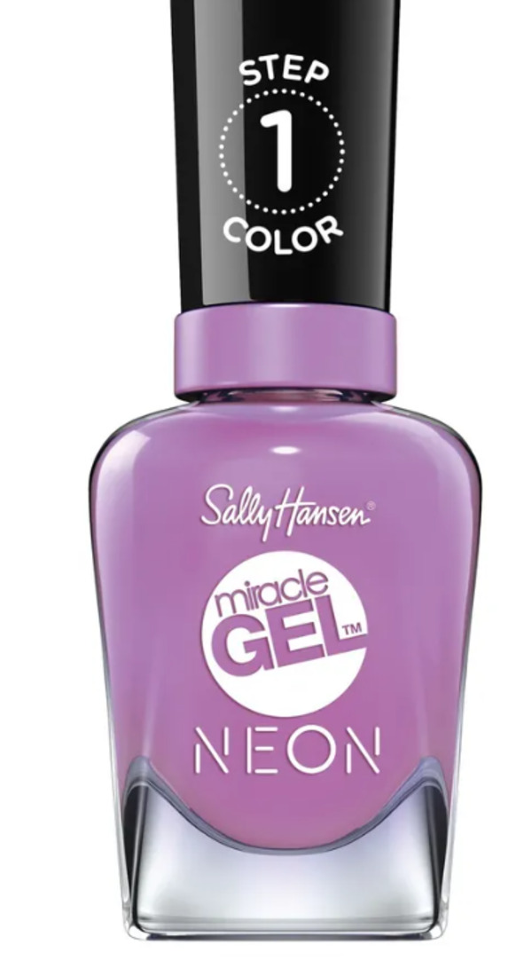 Nail polish swatch / manicure of shade Sally Hansen Miracle Gel Violet Voltage