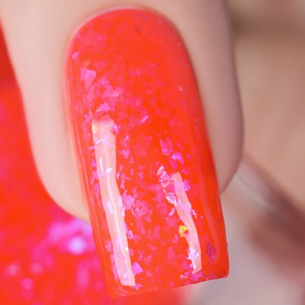 Nail polish swatch / manicure of shade Chamaeleon Nails Gifted by the Sea