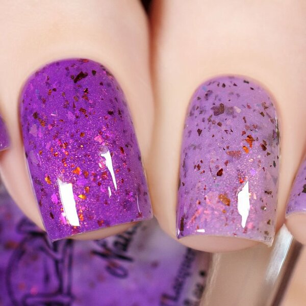 Nail polish swatch / manicure of shade Chamaeleon Nails Blooming Hibiscus