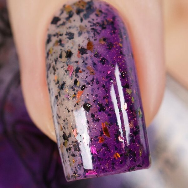 Nail polish swatch / manicure of shade Chamaeleon Nails Hades