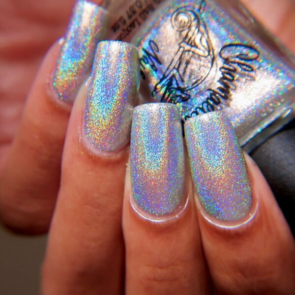 Nail polish swatch / manicure of shade Chamaeleon Nails Full Moon