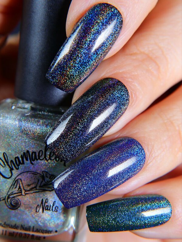 Nail polish swatch / manicure of shade Chamaeleon Nails Waxing Moon