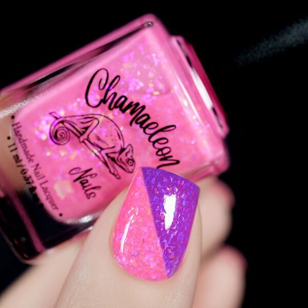 Nail polish swatch / manicure of shade Chamaeleon Nails Realm of Pixies