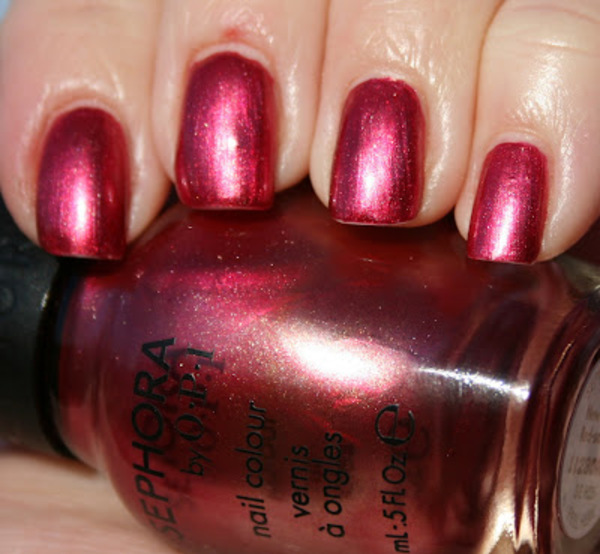 Nail polish swatch / manicure of shade Sephora by OPI New Year's Red-solution