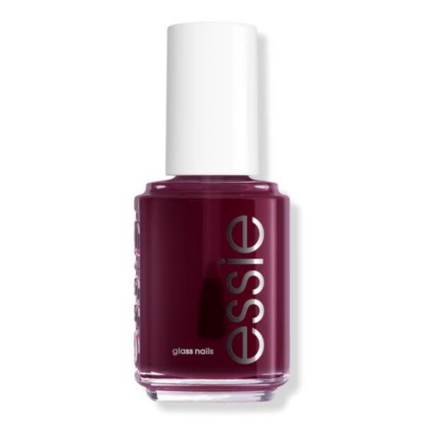 Nail polish swatch / manicure of shade essie Half full