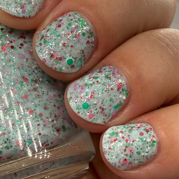 Nail polish swatch / manicure of shade Noodles Nail Polish Merry Mint