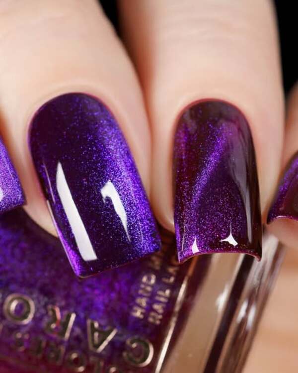 Nail polish swatch / manicure of shade Colores de Carol Secret Falls