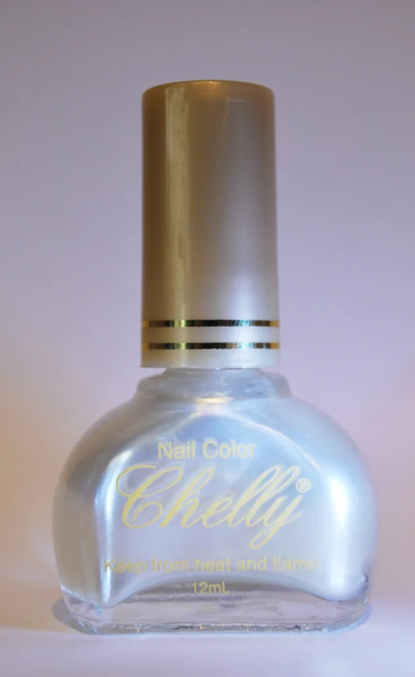 Nail polish swatch / manicure of shade Chelly Brilliant Pearl