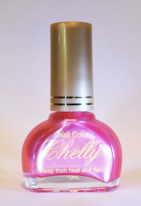 Nail polish swatch / manicure of shade Chelly Rosy Pearl