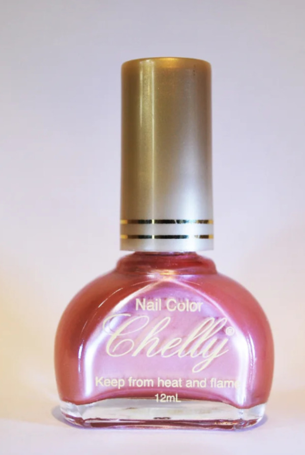 Nail polish swatch / manicure of shade Chelly Iced Tea