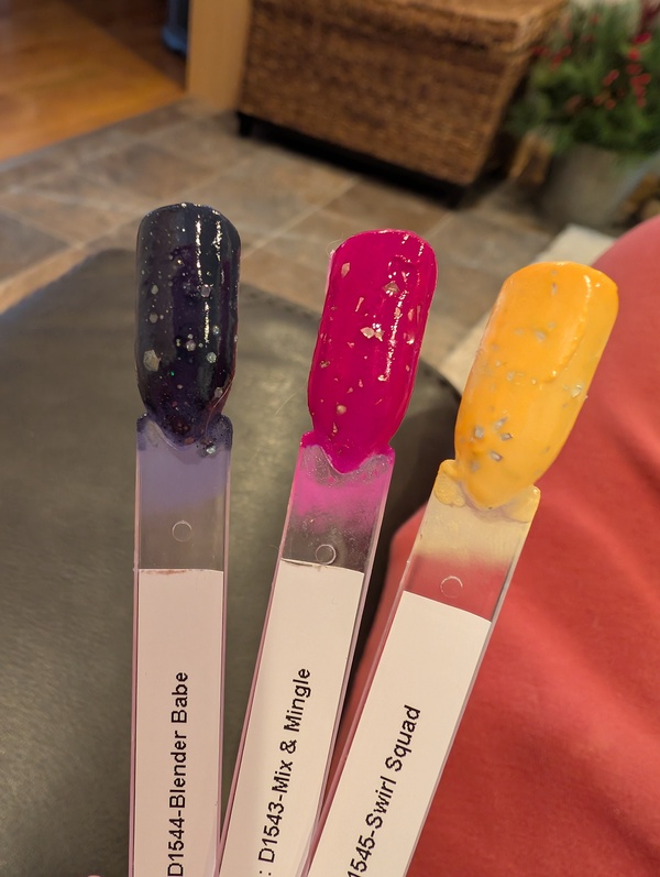 Nail polish swatch / manicure of shade Revel Mix and Mingle