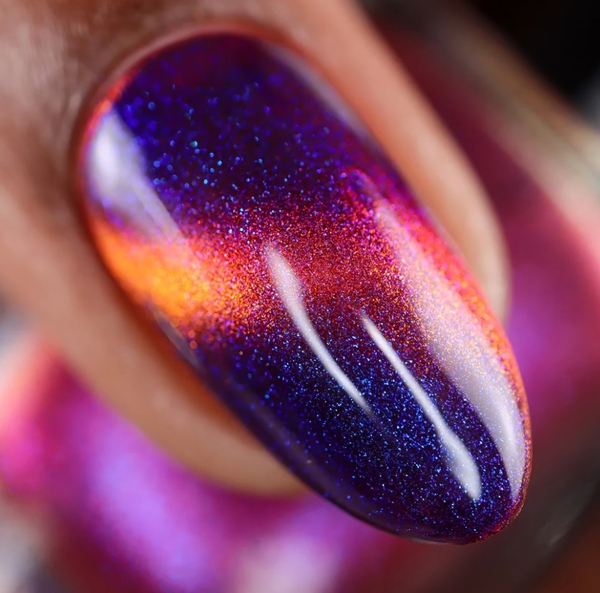 Nail polish swatch / manicure of shade Emily de Molly Sunset Over The Bay