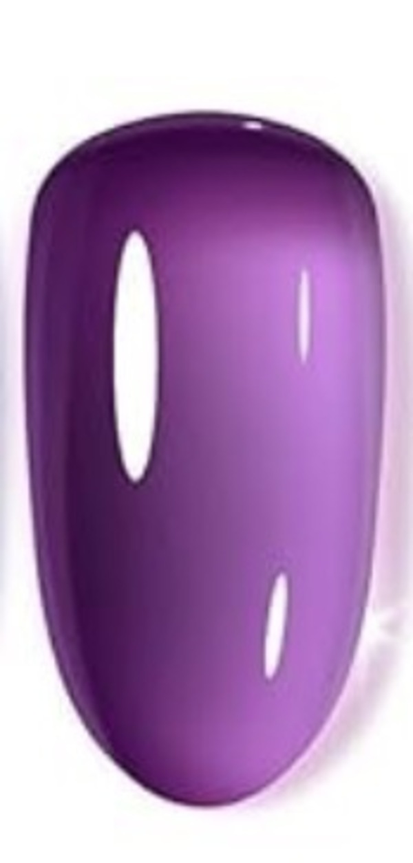 Nail polish swatch / manicure of shade Beetles d821