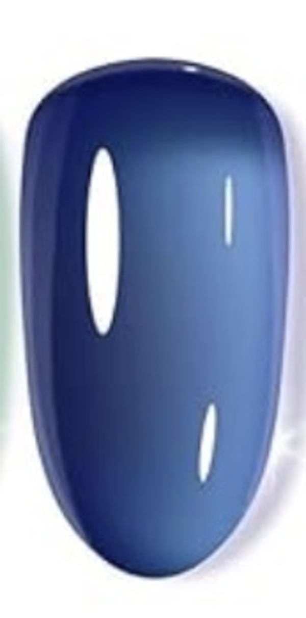 Nail polish swatch / manicure of shade Beetles d823