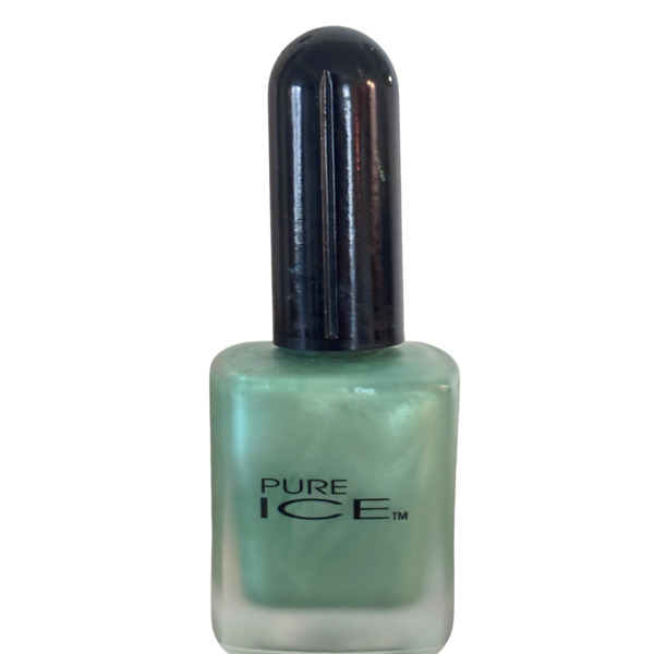 Nail polish swatch / manicure of shade Pure Ice Pistachio