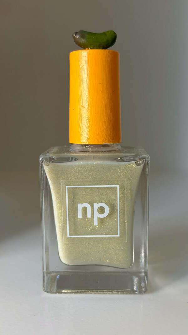 Nail polish swatch / manicure of shade Nail pollies Kind of a big dill