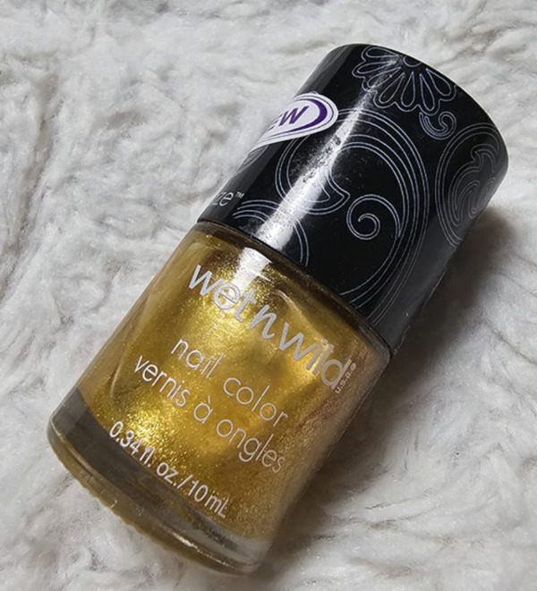 Nail polish swatch / manicure of shade wet n wild Goldmine