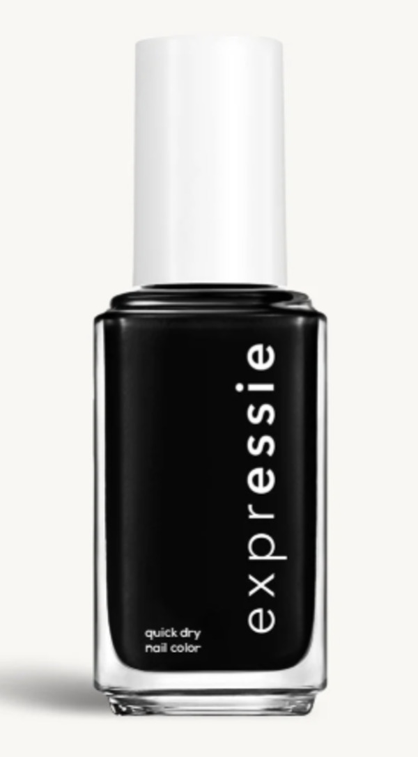 Nail polish swatch / manicure of shade essie Now or Never