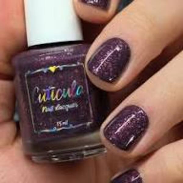 Nail polish swatch / manicure of shade Cuticula Love You More