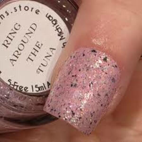 Nail polish swatch / manicure of shade LynB Designs Ring Around the Tuna