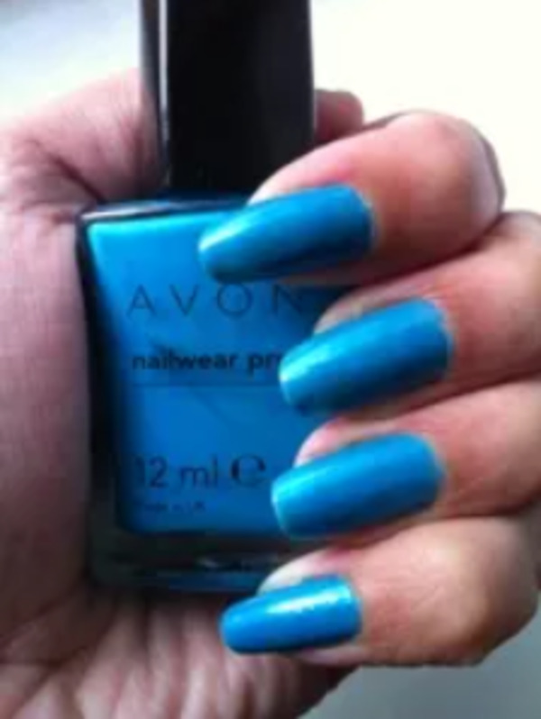 Nail polish swatch / manicure of shade Avon Blue Escape