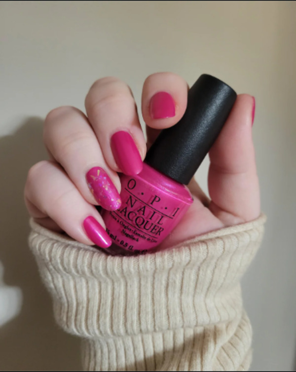 Nail polish swatch / manicure of shade OPI Santiago Sangria