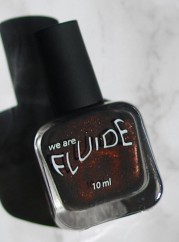 Nail polish swatch / manicure of shade Fluide Desert Dawn